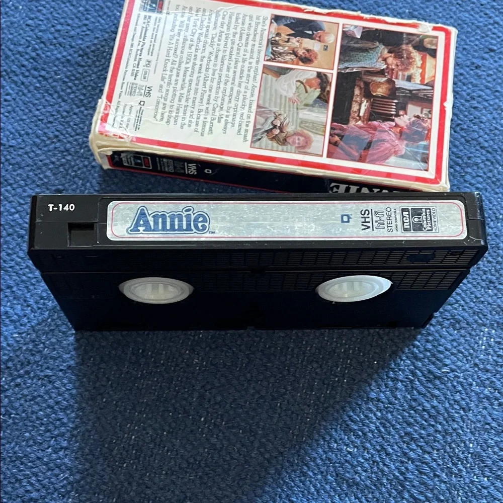 Annie (1985)VHS Tape